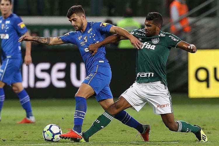 Arrascaeta vinha de lesão, treinou apenas dois dias e acabou substituído no primeiro tempo