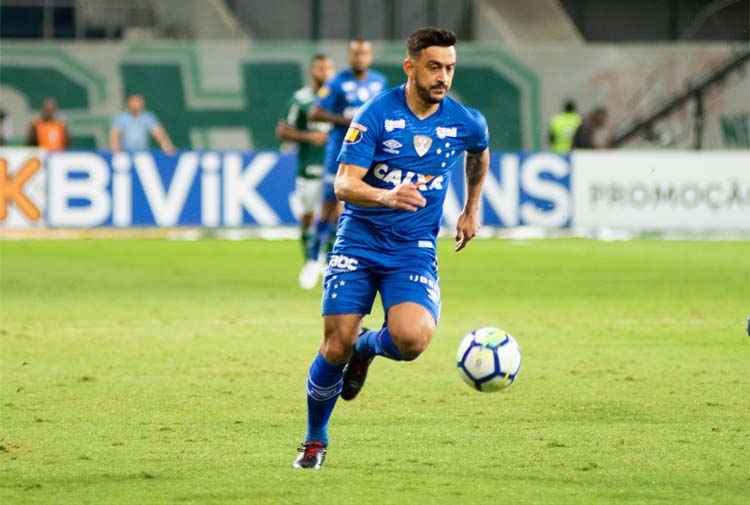 Robinho deixou o jogo com o Palmeiras aos 17 do segundo tempo, substituído por Bruno Silva