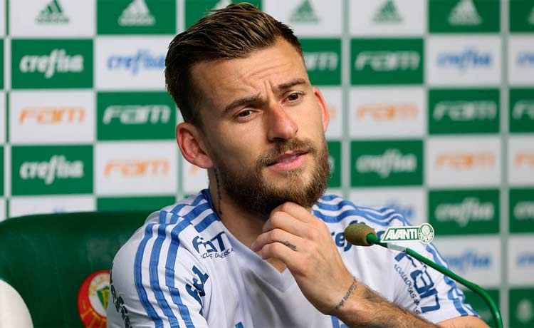 Mesmo com viagens e desgaste, Lucas Lima garante que o elenco do Palmeiras briga por três títulos
