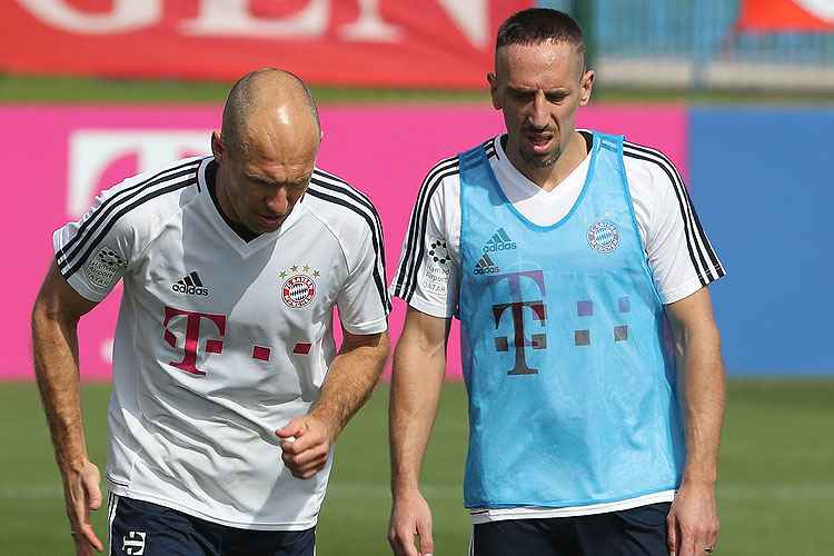 Franck Ribéry e Arjen Robben não treinaram nesta segunda-feira e podem não jogar a estreia da Liga