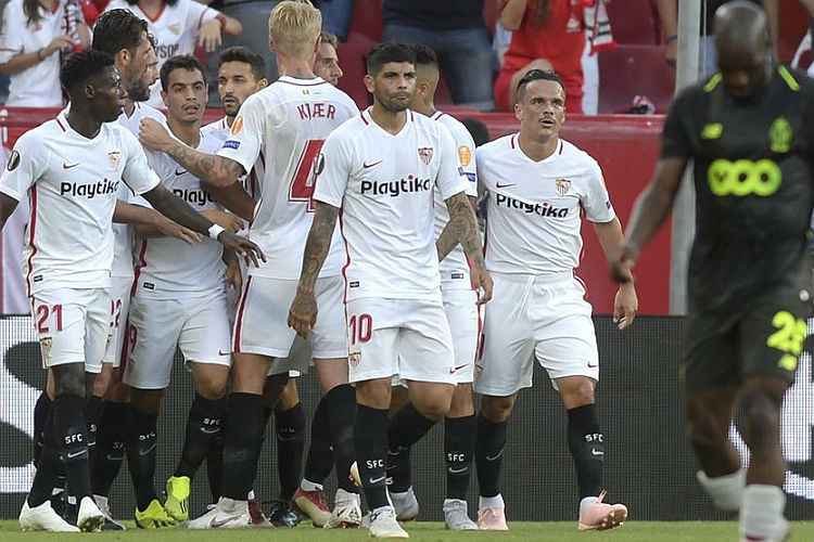 Maior vencedor da Liga Europa, Sevilla estreou na segunda maior competição do continente com vitória