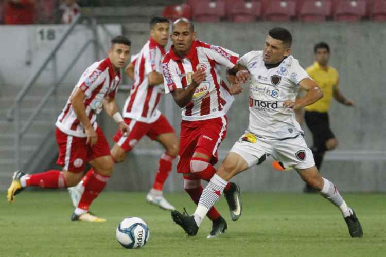Contratado após período de teste, Rafael Assis disputou 22 partidas pelo Timbu e marcou um gol