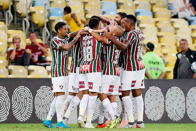 Fluminense não teve dificuldade para atropelar o lanterna no Maracanã e subir na tabela do Brasileiro