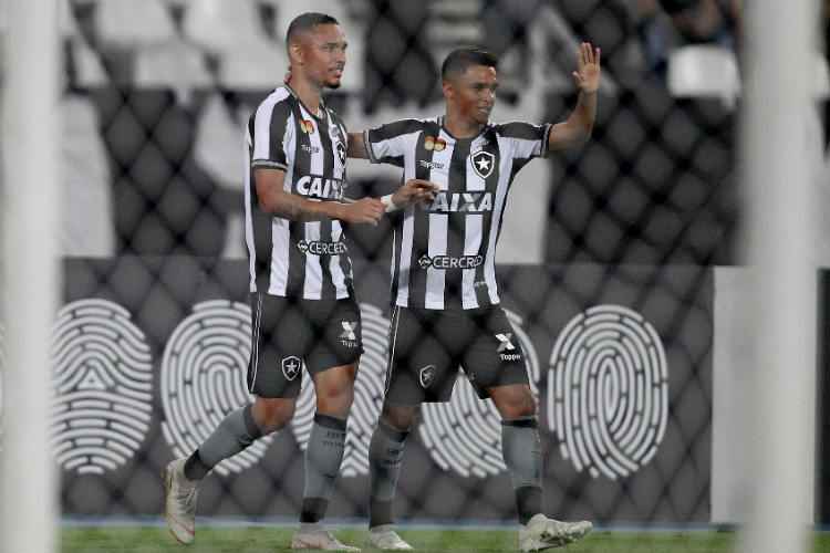 Time do Botafogo encara o duelo com o Ceará, na próxima segunda-feira, em Fortaleza
