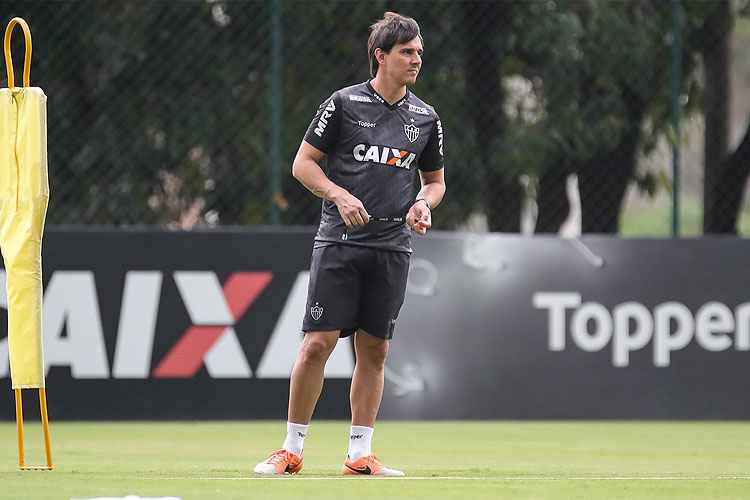 Thiago Larghi não contou com José Welison na atividade; Tomás Andrade e Leandrinho treinaram no ataque