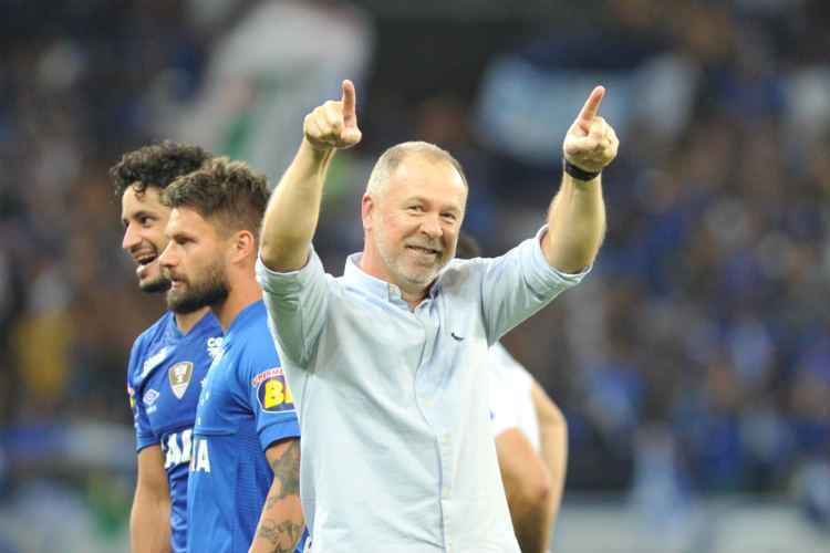 Treinador chegou a 181 partidas pelo Cruzeiro e está em sexto com maior número de jogos
