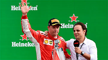 Massa entrevista Raikkonen em pódio após GP da Itália: jejum de títulos atrapalha Ferrari