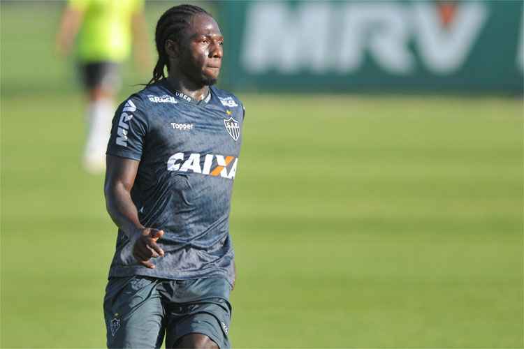 Titular absoluto do Atlético, Yimmi Chará estará à disposição para partida contra o Fluminense