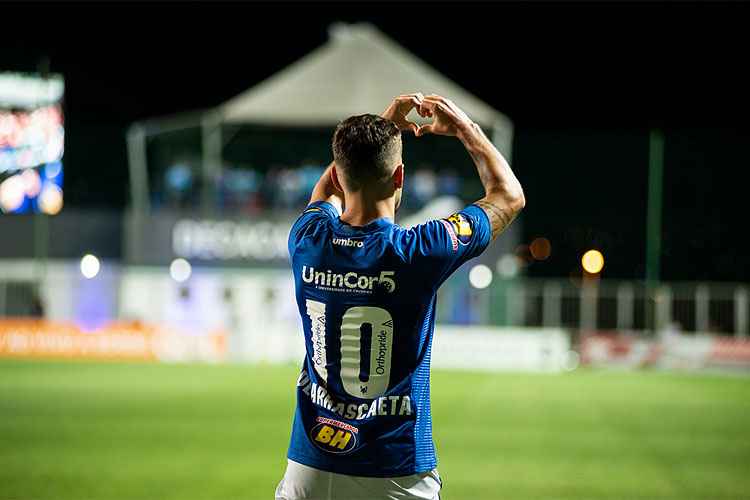 Com 48 gols, Arrascaeta está na 46ª posição entre os maiores artilheiros da história do Cruzeiro