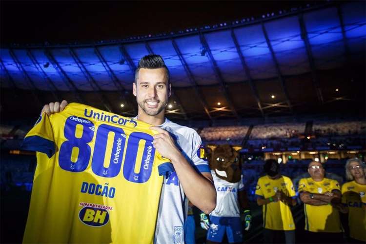 Fábio jogou nesta quarta-feira com a camisa 800, alusiva ao número de jogos pelo Cruzeiro