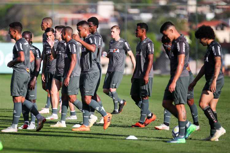 Após mês sombrio, Atlético precisa se recuperar para tentar vaga na Copa Libertadores 2019