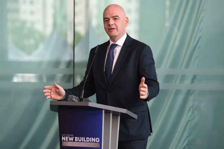 Gianni Infantino manifestou a intenção de expandir a Copa do Catar, em 2022, para outros três países do Golfo Pérsico