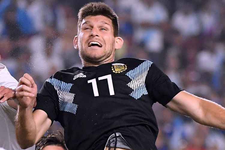 Treinador Lionel Scaloni voltou a dar oportunidade ao zagueiro gremista Walter Kannemann