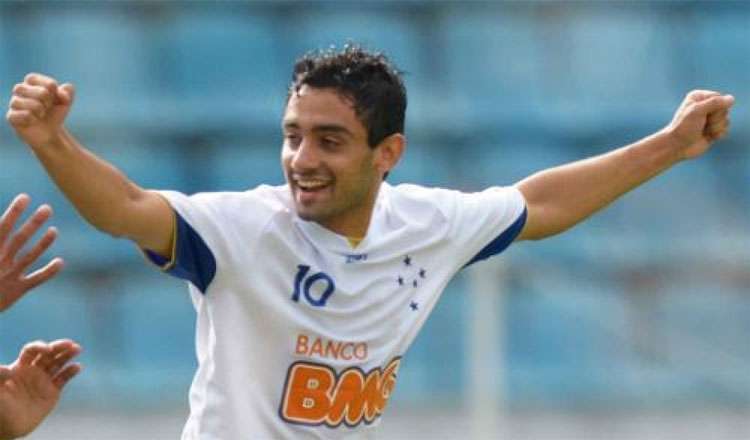 Daniel Corrêa iniciou sua carreira na base do Cruzeiro e passou por Botafogo, Coritiba e São Paulo