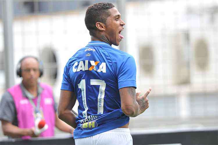 Em 13 de março, atacante Raniel assinou a prorrogação para dezembro de 2022