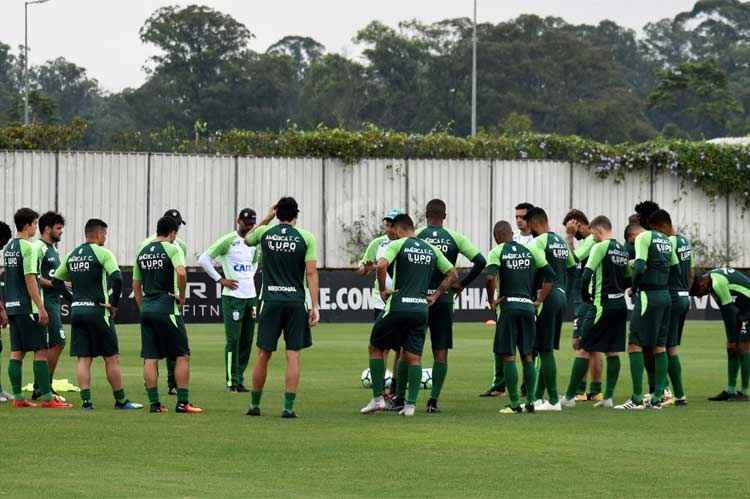 Técnico Adilson Batista pediu aos seus jogadores muito respeito ao Paraná, já rebaixado à Série B