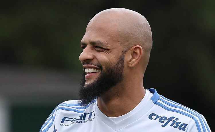 Volante Felipe Melo é um dos jogadores do Palmeiras que já foram campeões brasileiros