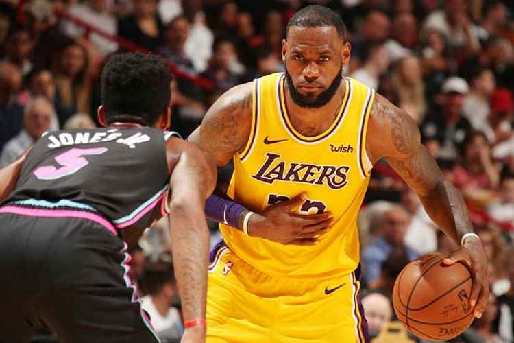 Lebron James ultrapassa marca de 50 pontos pela primeira vez com a camisa do Lakers