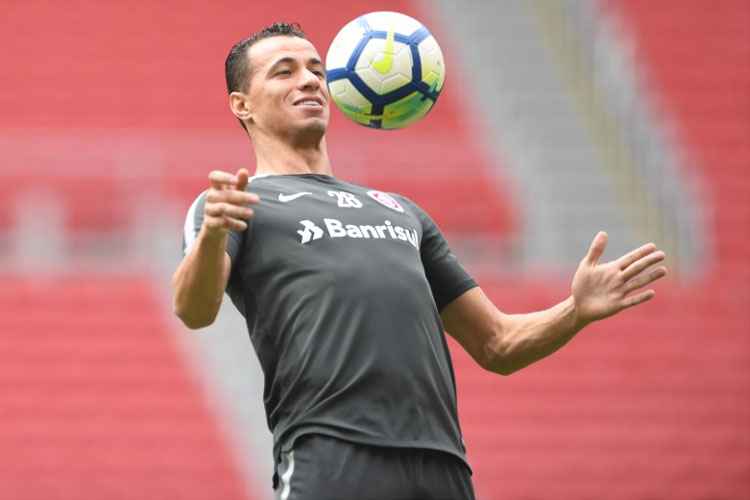 Leandro Damião é a principal esperança de gols do Internacional contra o Atlético, nesta quarta