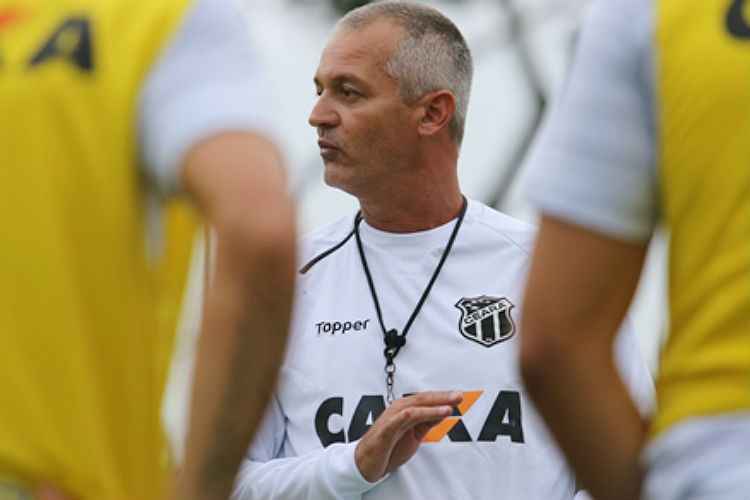 Ceará, do técnico Lisca, conta com apoio da torcida para tentar se afastar do risco de rebaixamento