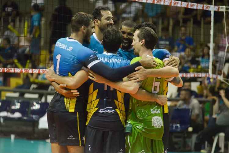 Time carioca assumiu a liderança da Superliga Masculina com 18 pontos em seis apresentações