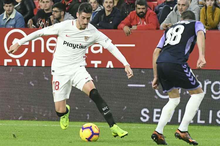 Sevilla, antes terceiro, foi aos 26 pontos e se beneficiou do empate em 1 a 1 entre Atlético e Barça