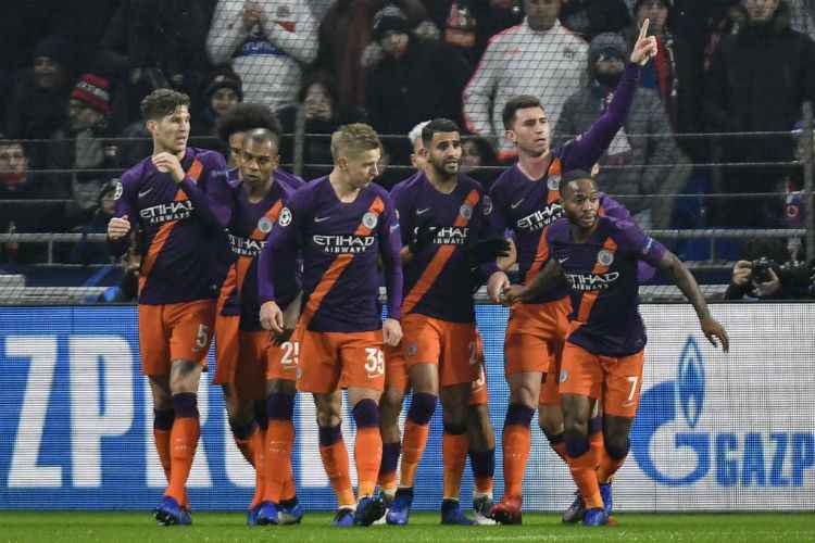 Manchester City buscou o empate duas vezes contra o Lyon para garantir classificação às oitavas de final