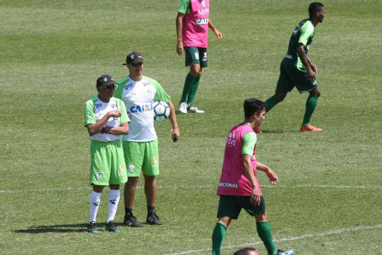 Givanildo não poderá escalar o América com atletas que pertencem ao Fluminense