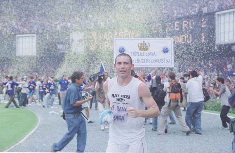 Mota chegou com status de reserva e terminou o Brasileiro como titular de Vanderlei Luxemburgo