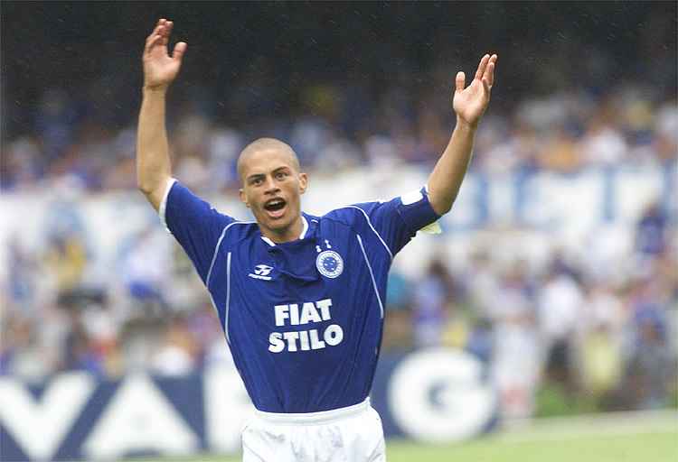 Alex marcou 23 gols na Série A de 2003, superando os 22 anotados por Alex Alves, em 1999