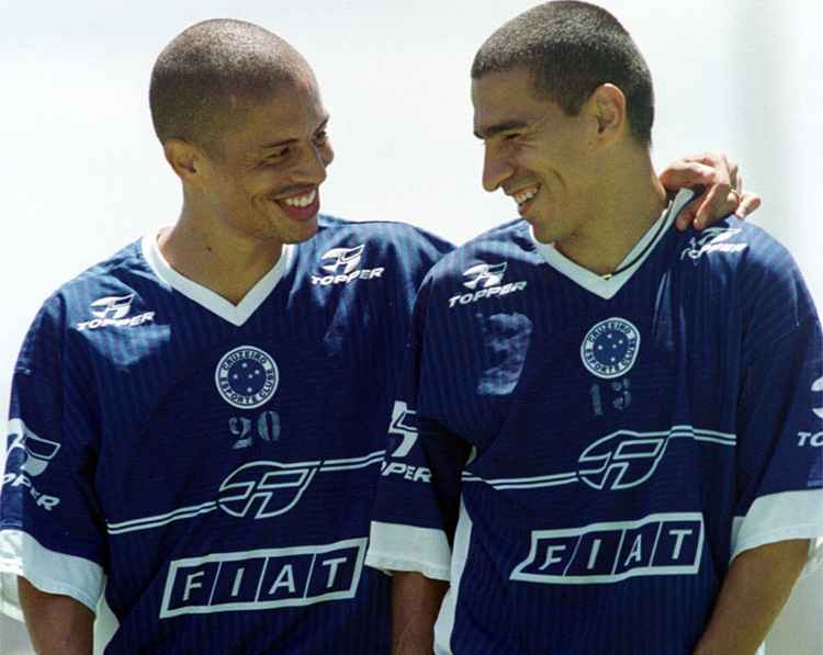 Alex e Aristizábal foram os maiores artilheiros do Cruzeiro no Brasileiro: 23 e 21 gols