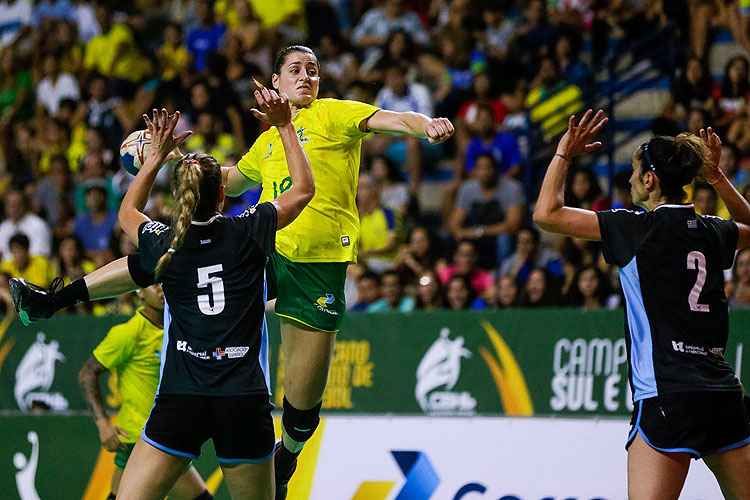 Comandado por Jorge Duenãs, a Seleção Brasileira Feminina de Handebol não encontrou dificuldades para vencer o Paraguai