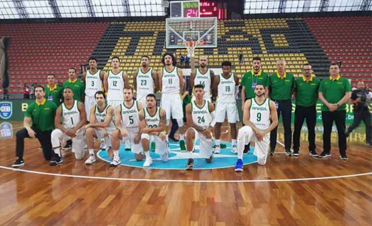 Seleção Brasileira perdeu uma posição no ranking da FIBA, liderado pelos Estados Unidos
