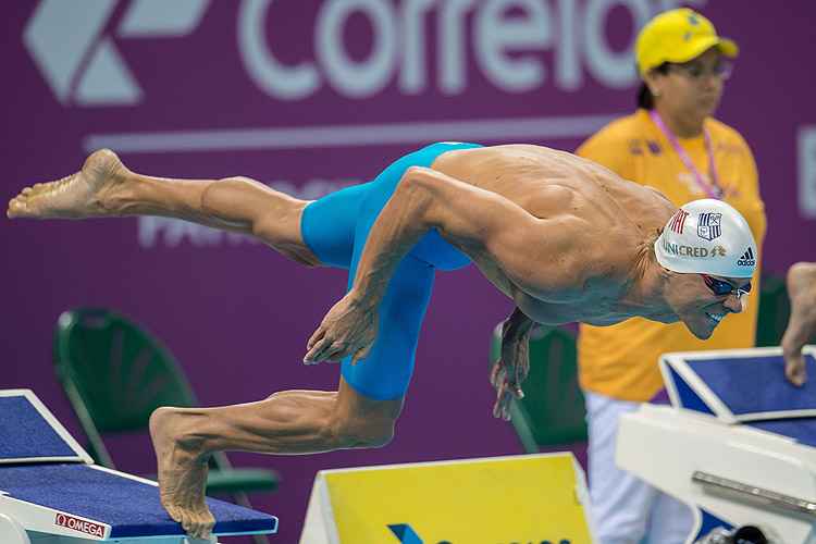 César Cielo vai disputar os 50 e os 100m livre e pode ser escalado para provas de revezamento