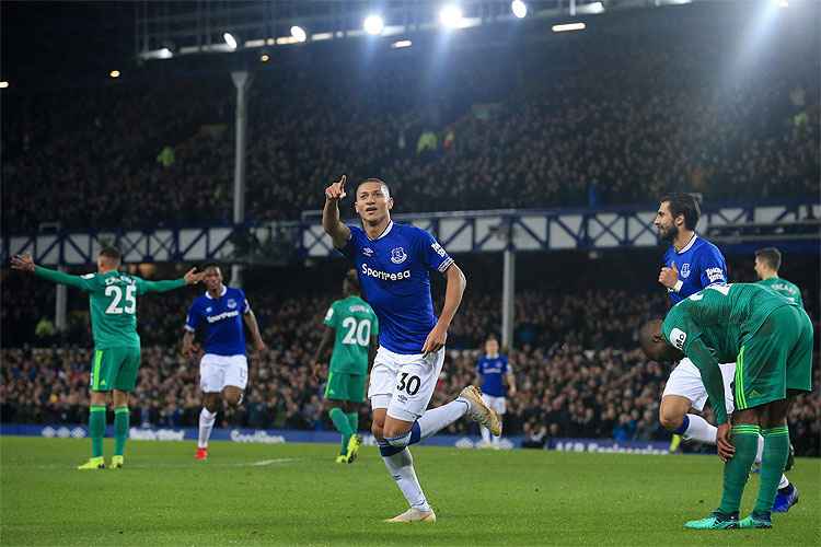 Richarlison marcou o oitavo gol em 15 partidas pelo Everton no jogo contra o Watford, seu ex-clube