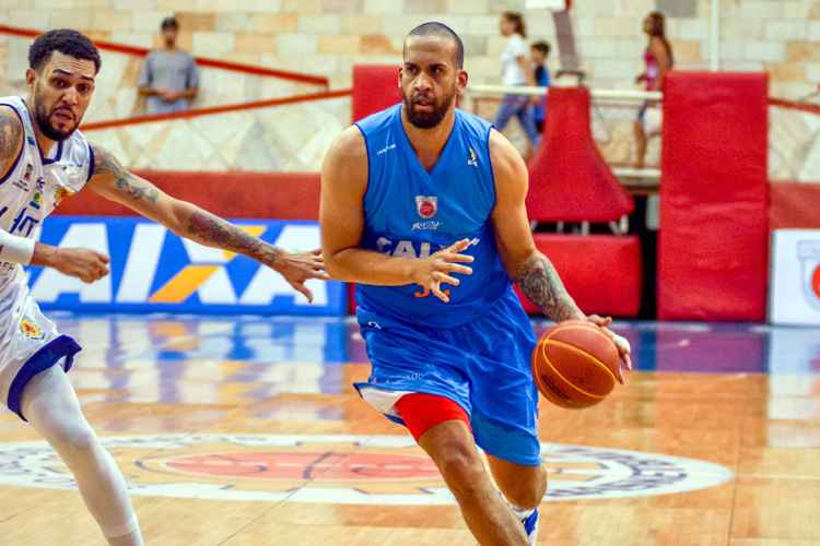 O ala/pivô costarriquenho Ricky Sánchez voltou a exibir desempenho decepcionante, com apenas três pontos marcados