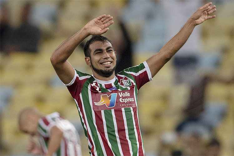 Junior Sornoza interessa ao Corinthians, que propôs dinheiro e envio de jogadores ao Fluminense