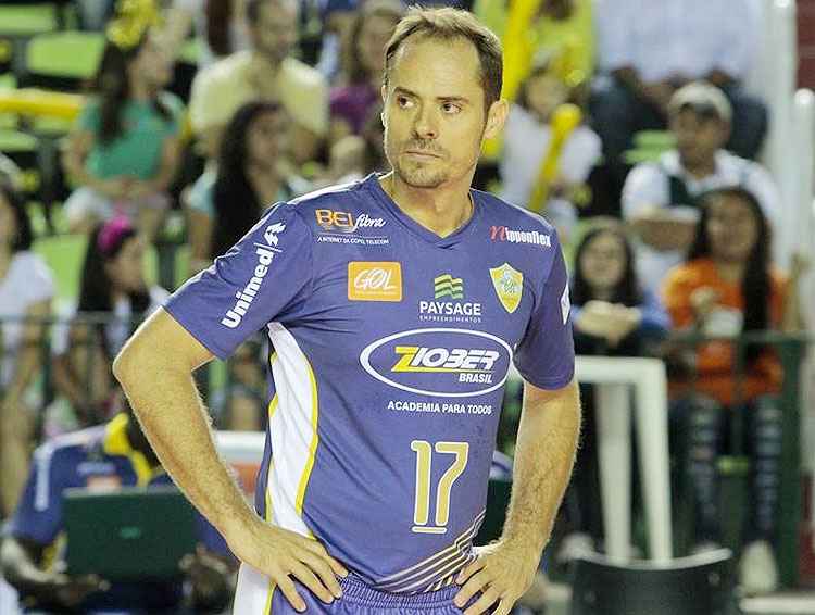 Ricardinho anunciou sua aposentadoria das quadras em julho aos 42 anos