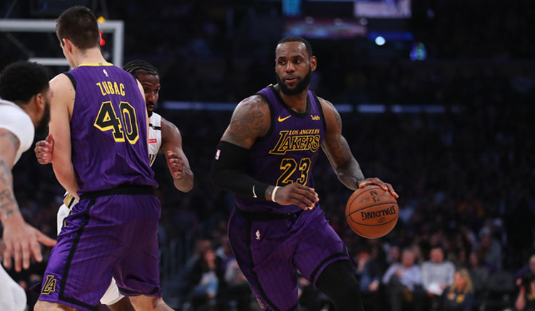 LeBron James marcou 22 pontos e ainda conseguiu 14 assistências e 12 rebotes