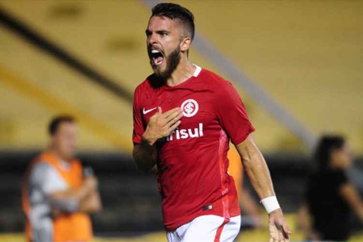 Internacional seguirá com 50% dos direitos econômicos de Cláudio Winck