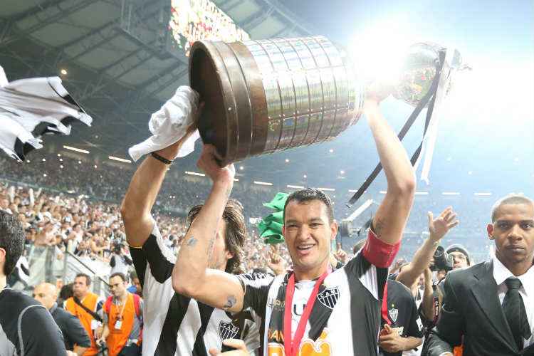 O zagueiro Réver foi o capitão da maior conquista da história do Atlético: a Libertadores de 2013