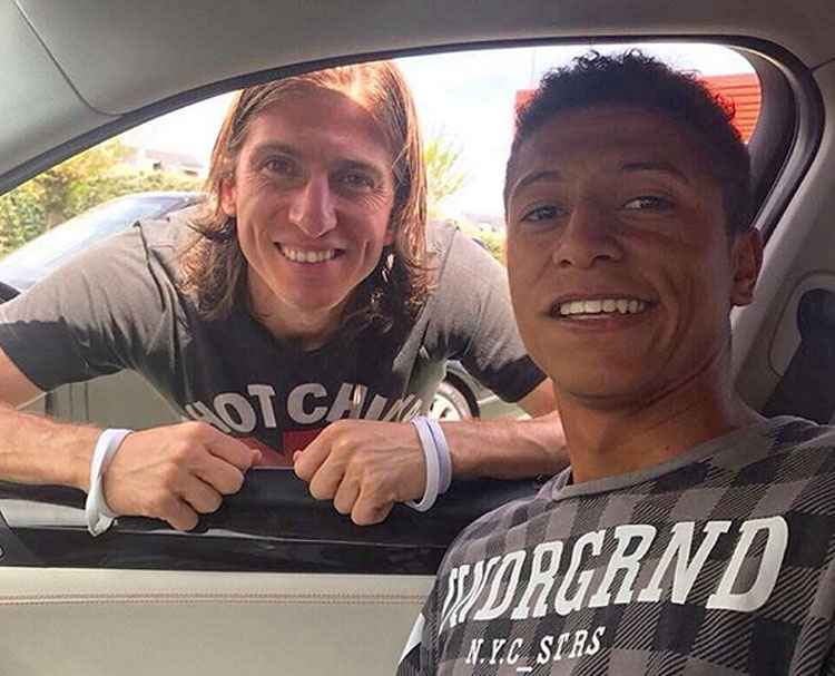 Em 2017, Rafael Santos passou pela base do Atlético de Madrid e conheceu lateral-esquerdo Filipe Luís