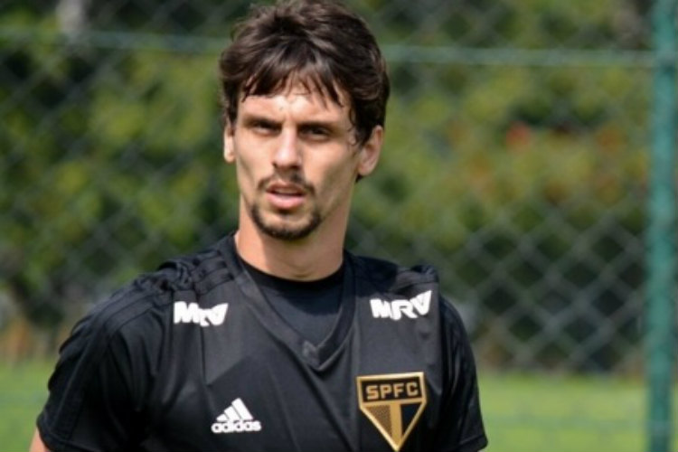 Rodrigo Caio se pronunciou pela primeira vez sobre a frustrada negociação com o Barcelona