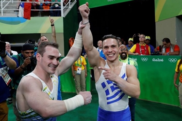 Os campeões olímpicos Zanetti e o grego Petrounias: veteranos aos 28 anos