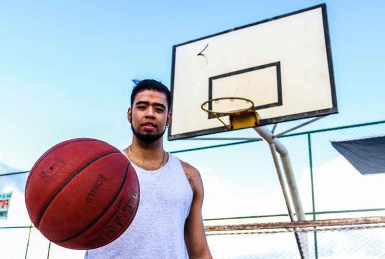 Com 2,07m e 105kg, Ronald tem média de 12 pontos em edições passadas do NBB