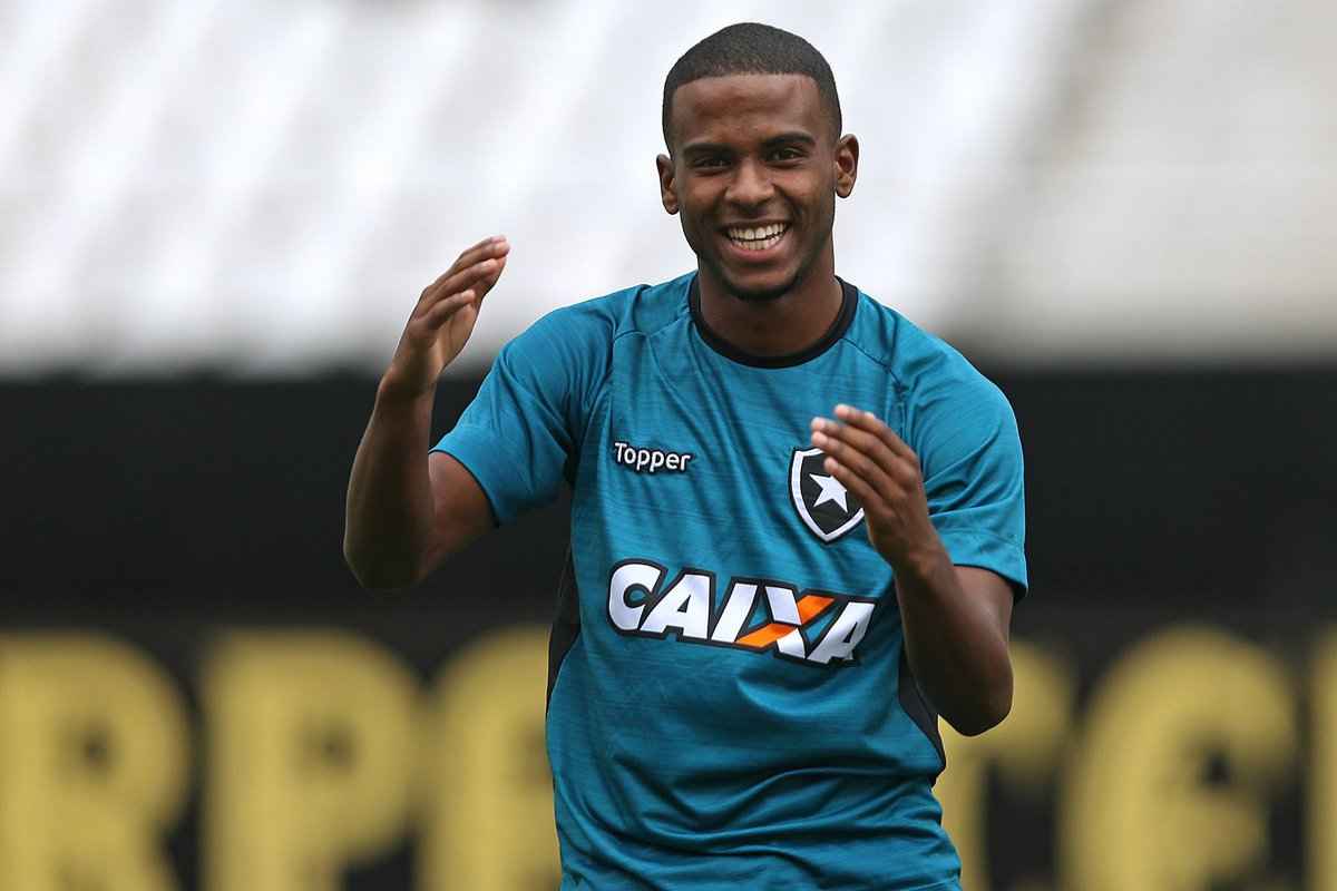Ezequiel pode chegar ao Sport para suprir lacuna deixada após saída de Mateus Gonçalves