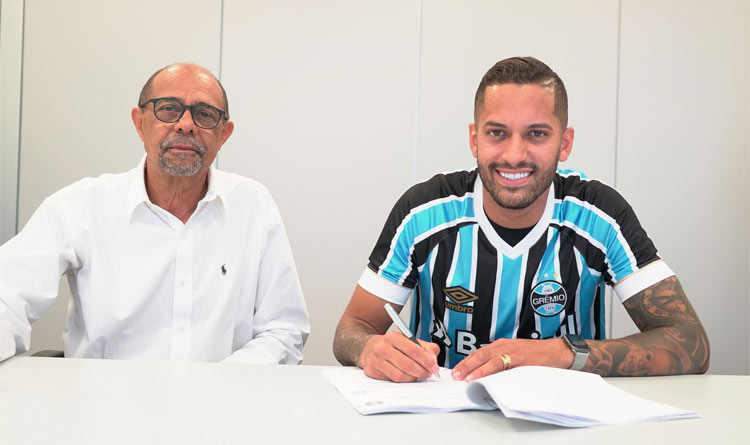 Rômulo começou no Porto, de Pernambuco, e ainda defendeu Vasco, Spartak, da Rússia, e Flamengo