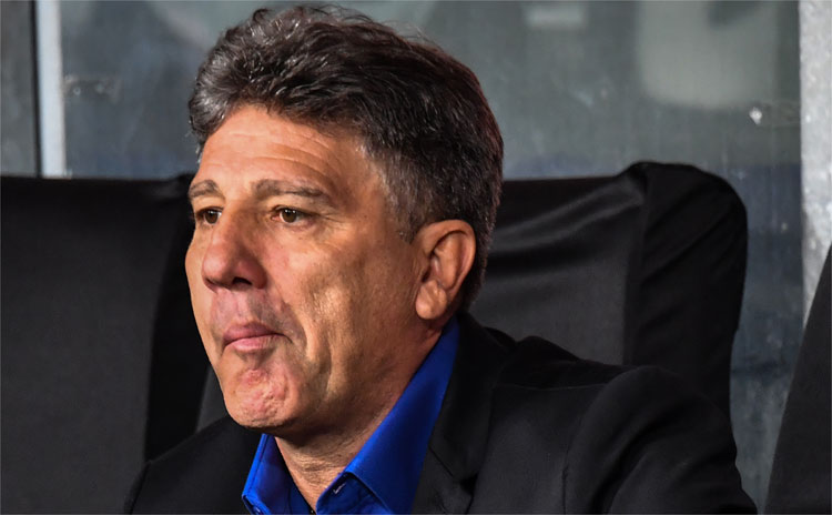 A expectativa é de que Renato retome a sua rotina de trabalhos no Grêmio em uma semana