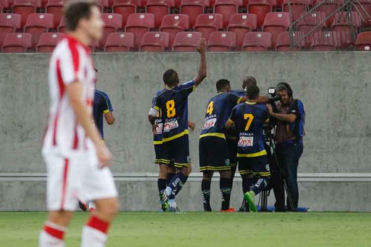 No ano passado, Náutico chegou a estar na frente duas vezes, mas cedeu empate ao fraco Altos-PI