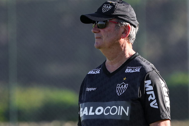 Observador, Levir Culpi não sinalizou qual será o time titular; treino tático será na quinta-feira